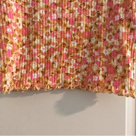 Billabong💜NWT ribbed lettuce edge floral top size L - Picture 5 of 8